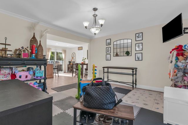 7 Simek Lane, Middletown, NJ 07758