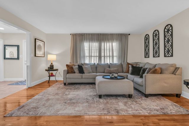 7 Simek Lane, Middletown, NJ 07758