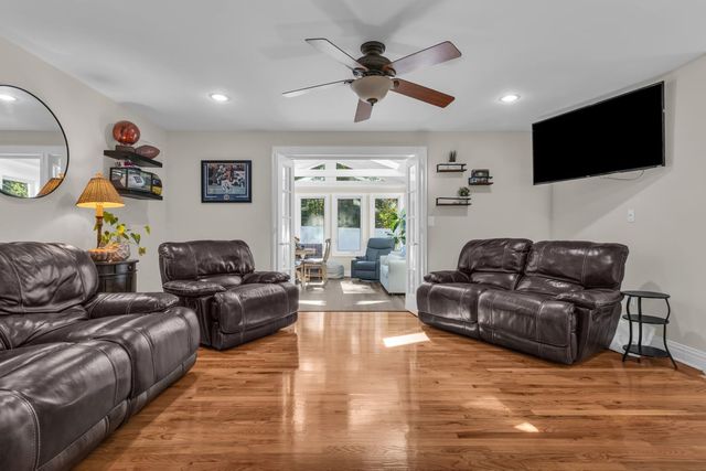 7 Simek Lane, Middletown, NJ 07758