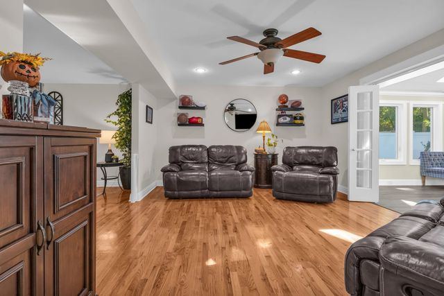 7 Simek Lane, Middletown, NJ 07758
