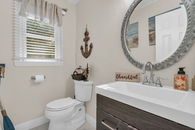 7 Simek Lane, Middletown, NJ 07758