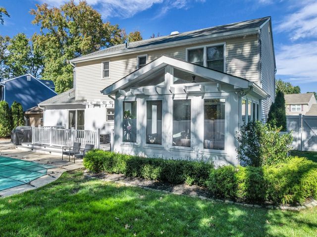 7 Simek Lane, Middletown, NJ 07758