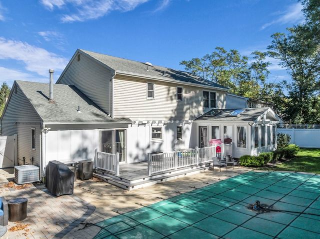 7 Simek Lane, Middletown, NJ 07758