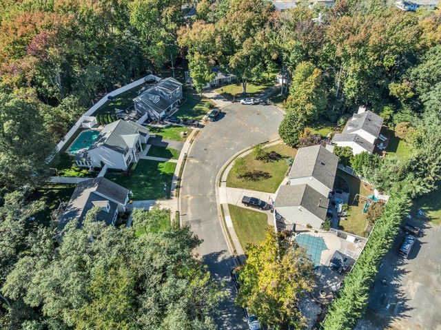 7 Simek Lane, Middletown, NJ 07758