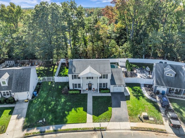 7 Simek Lane, Middletown, NJ 07758