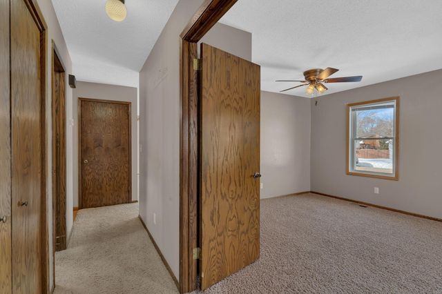 1308 27th Street NW, Willmar, MN 56201