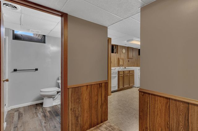 1308 27th Street NW, Willmar, MN 56201