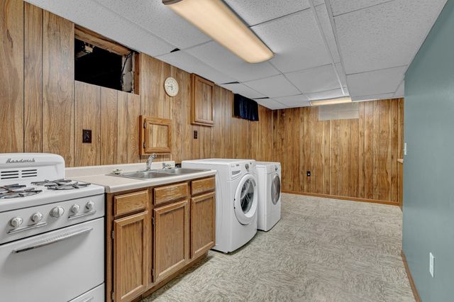 1308 27th Street NW, Willmar, MN 56201