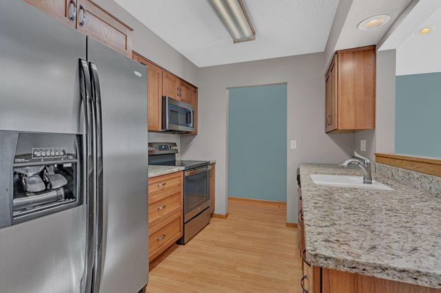 1308 27th Street NW, Willmar, MN 56201