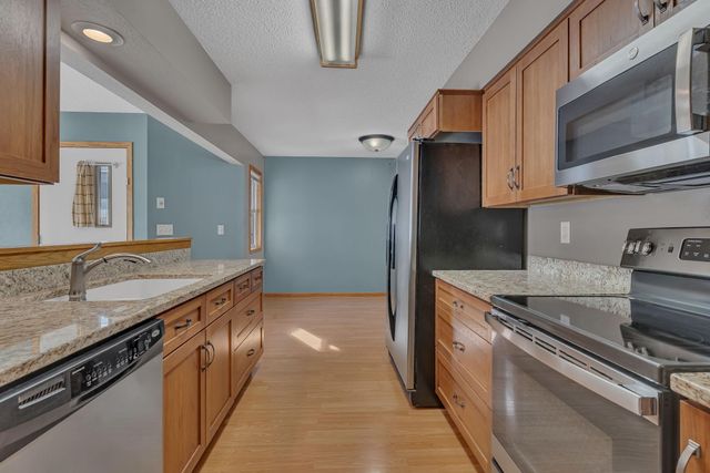 1308 27th Street NW, Willmar, MN 56201