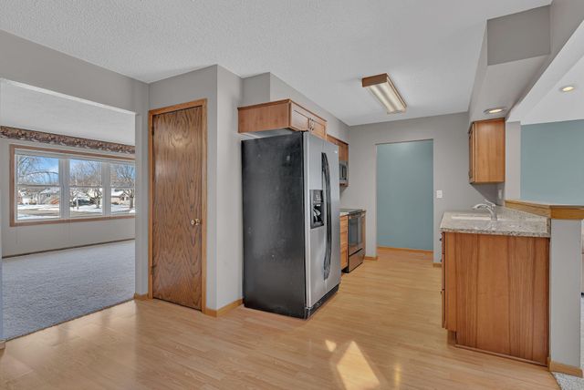 1308 27th Street NW, Willmar, MN 56201