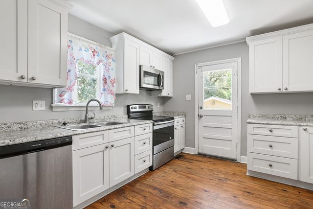 2403 E 37Th Street, Savannah, GA 31404