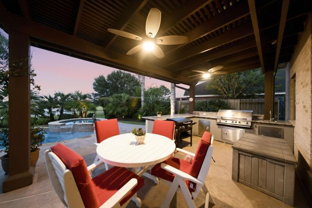 1020 Broad Bay Lane, League City, TX 77573
