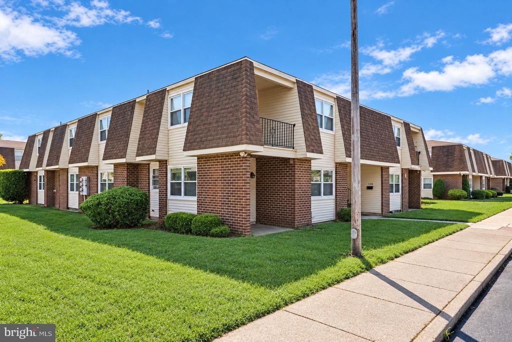 13-2 FLORENCE TOLLGATE PL, Florence, NJ 08518 — exterior