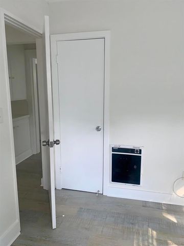 7855 Exchange Pl, La Jolla, CA 92037