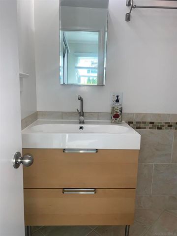 7855 Exchange Pl, La Jolla, CA 92037