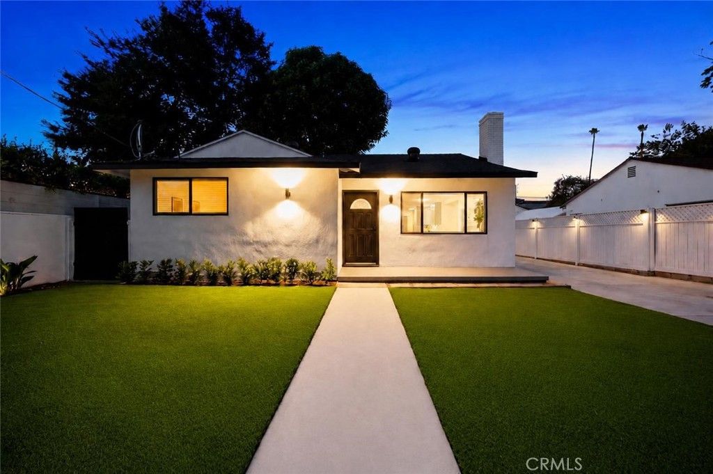 Image 1 of property listing at 15445 Archwood Street, Van Nuys, CA 91406