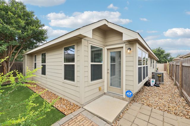 238 Rock Bluff LN, San Marcos, TX 78666