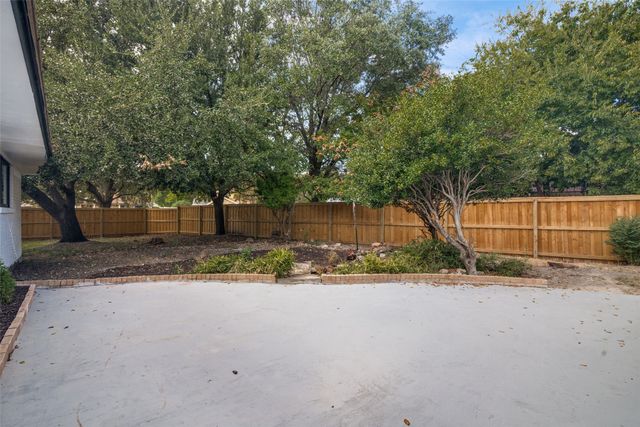 11335 Drummond Circle, Dallas, TX 75228
