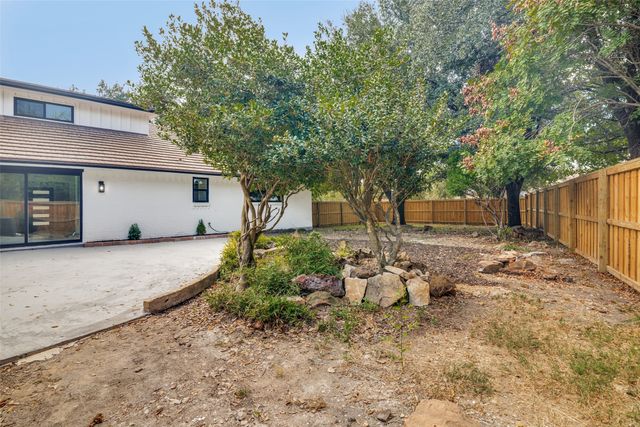 11335 Drummond Circle, Dallas, TX 75228