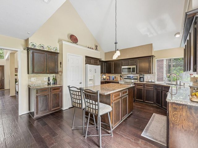 4758 Oakmont Court, League City, TX 77573