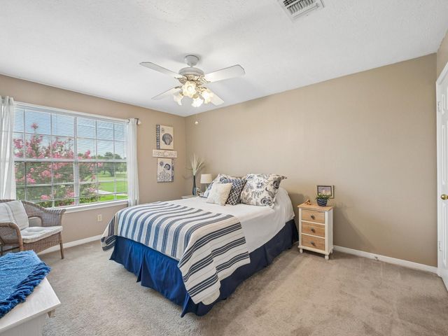 4758 Oakmont Court, League City, TX 77573