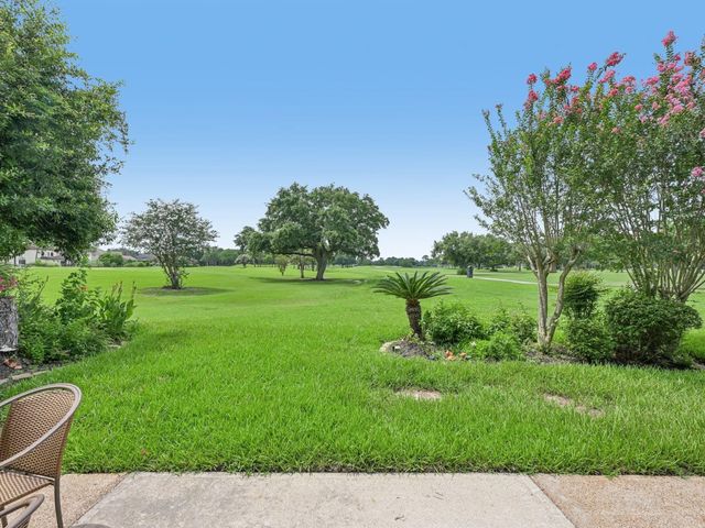 4758 Oakmont Court, League City, TX 77573