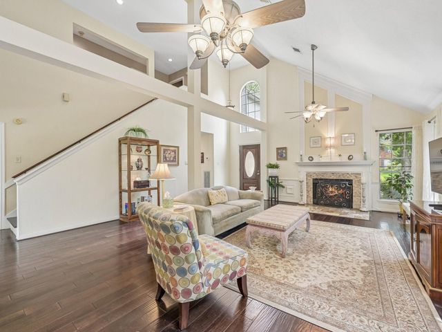 4758 Oakmont Court, League City, TX 77573