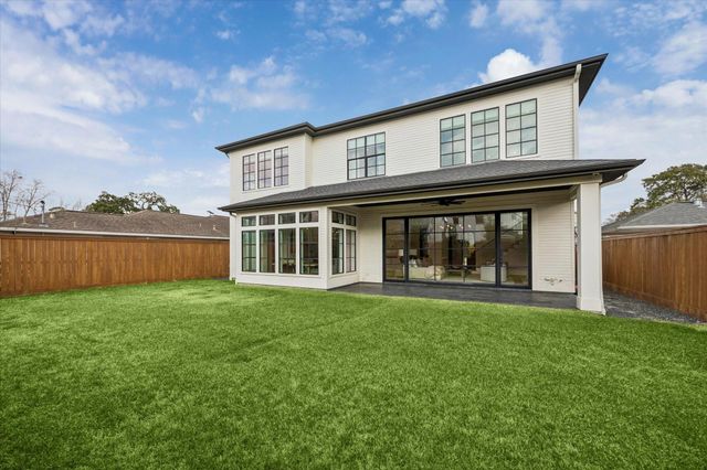 1315 Gardenia Drive, Houston, TX 77018