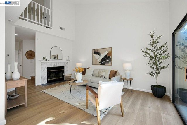 5008 Crandallwood Dr, Fremont, CA 94555