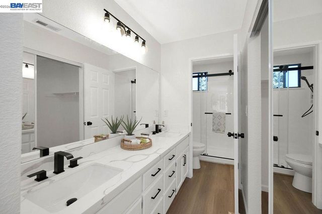 5008 Crandallwood Dr, Fremont, CA 94555