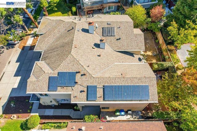 5008 Crandallwood Dr, Fremont, CA 94555
