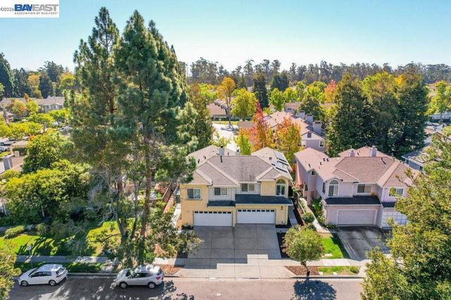 5008 Crandallwood Dr, Fremont, CA 94555