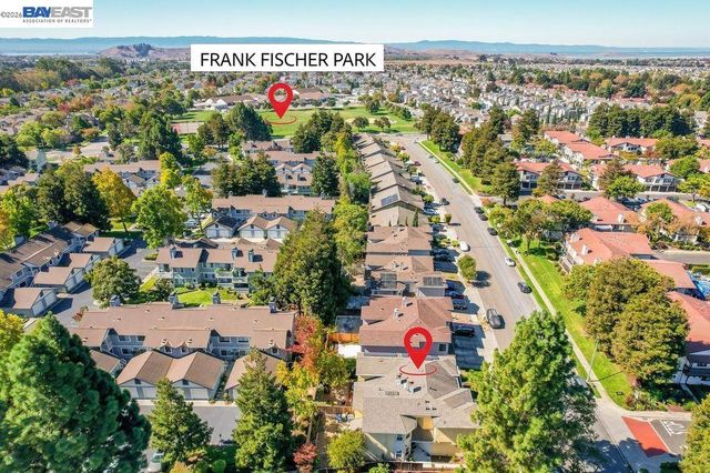 5008 Crandallwood Dr, Fremont, CA 94555