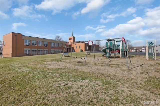 10701 Saint Cosmas Lane, St Ann, MO 63074