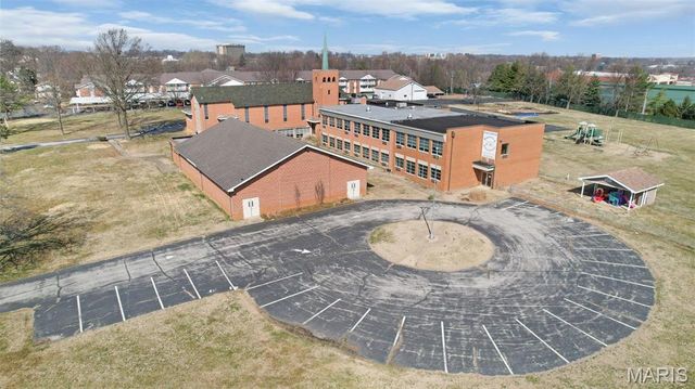 10701 Saint Cosmas Lane, St Ann, MO 63074