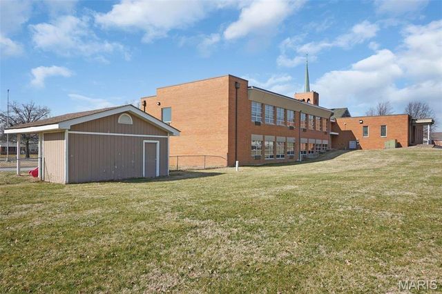 10701 Saint Cosmas Lane, St Ann, MO 63074