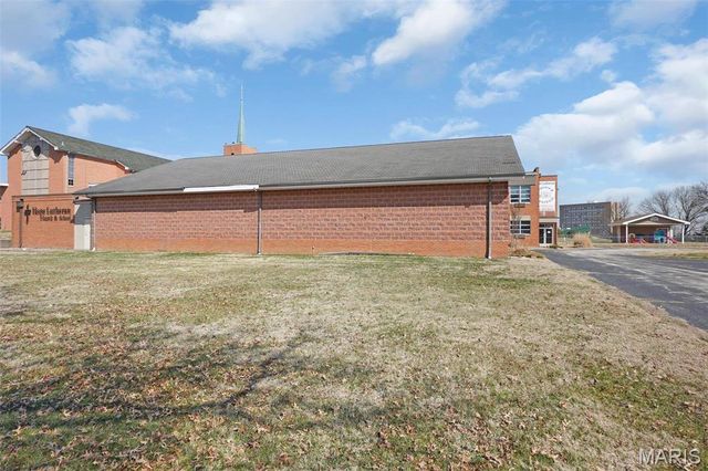 10701 Saint Cosmas Lane, St Ann, MO 63074