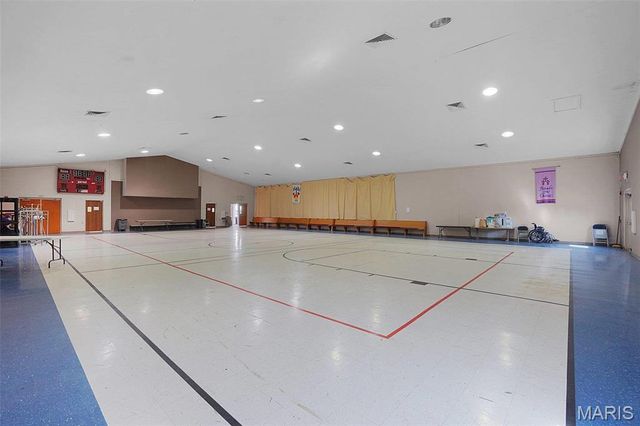 10701 Saint Cosmas Lane, St Ann, MO 63074