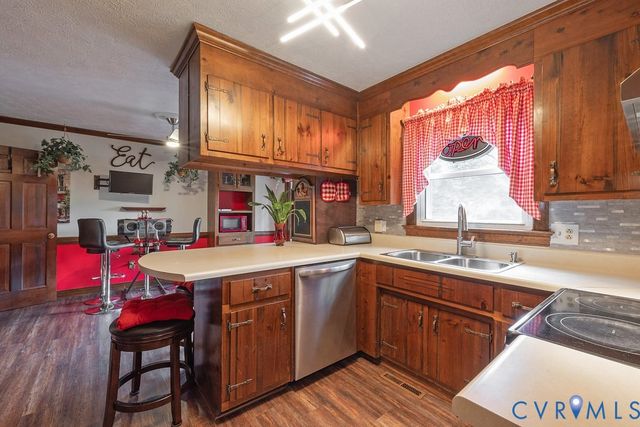 11709 Cliff Lawn Dr, Chester, VA 23831