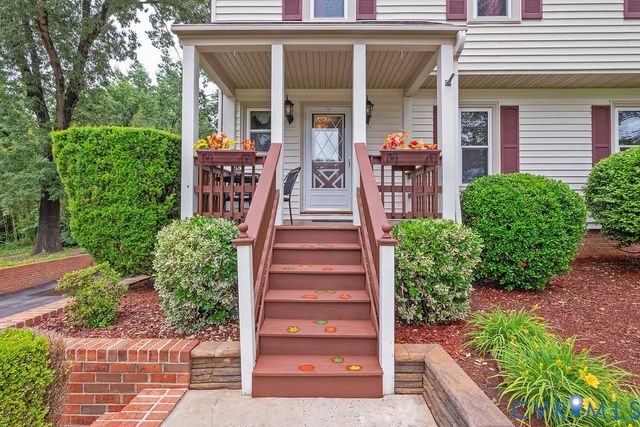 11709 Cliff Lawn Dr, Chester, VA 23831
