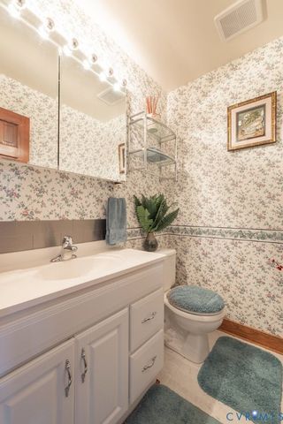 11709 Cliff Lawn Dr, Chester, VA 23831