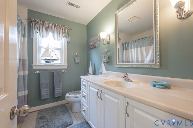 11709 Cliff Lawn Dr, Chester, VA 23831