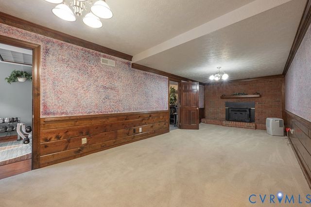 11709 Cliff Lawn Dr, Chester, VA 23831