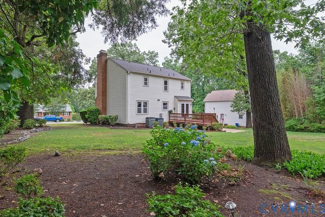 11709 Cliff Lawn Dr, Chester, VA 23831