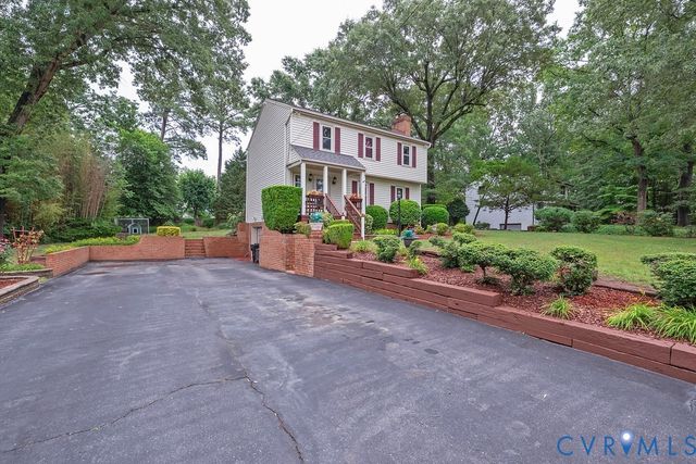 11709 Cliff Lawn Dr, Chester, VA 23831