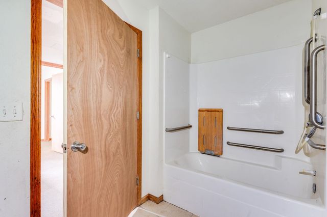 2511 N Chautauqua Ave, Wichita, KS 67219