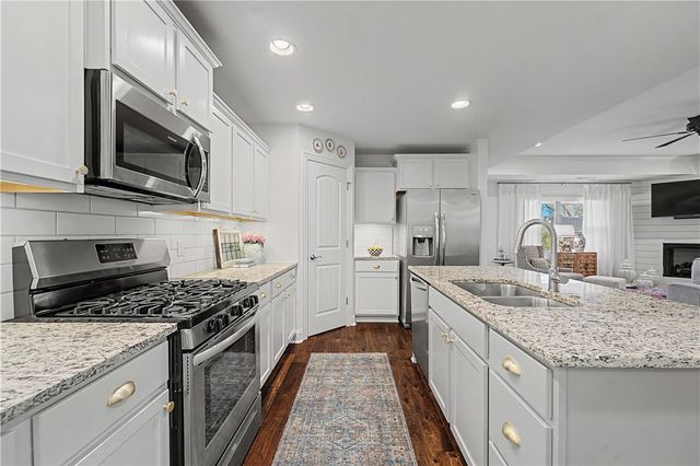 3226 Summer View Avenue, Springdale, AR 72764