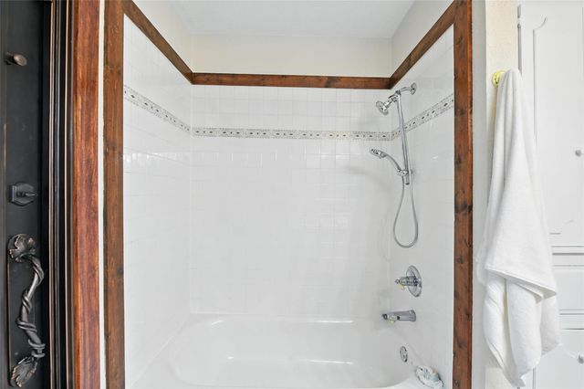 1323 Dublin Street, Grapevine, TX 76051