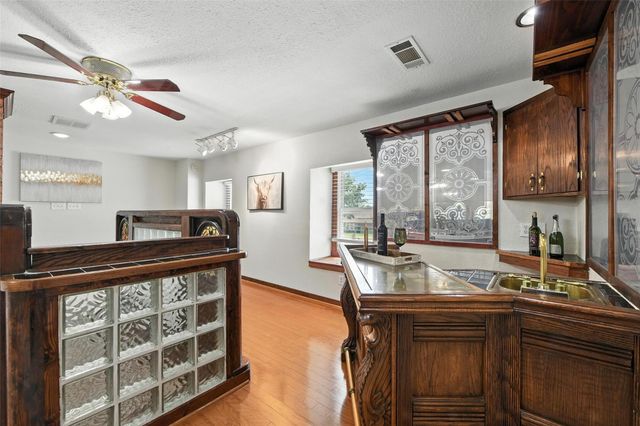 1323 Dublin Street, Grapevine, TX 76051